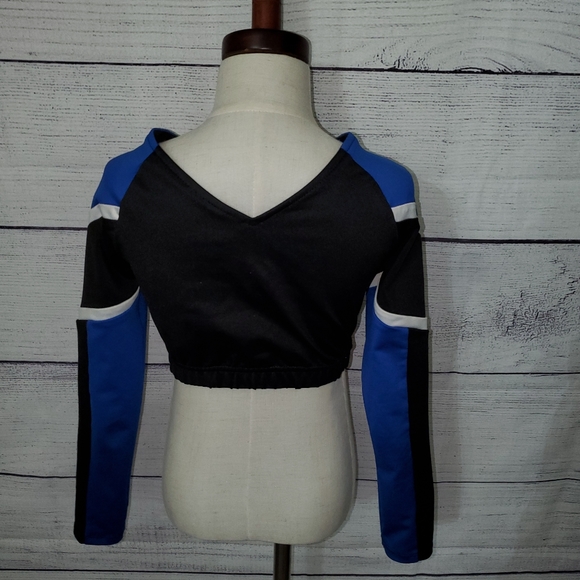 โค๏ธโ๐ฉน GTM Cheer crop top - Picture 3 of 4